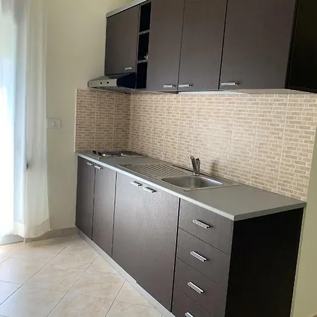 Apartment Eleana Lukovë